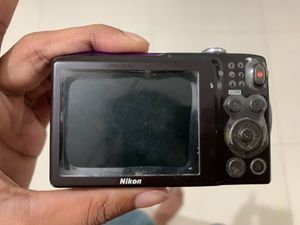 NIKON COOLPIX DIGITAL CAMERA