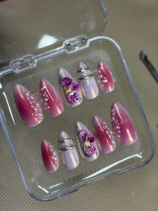 Press-On Nail Set - Floral Design