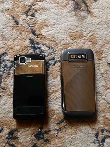2 Nokia Mobiles