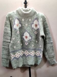 women&#39;s premium vintage old knitted sweater