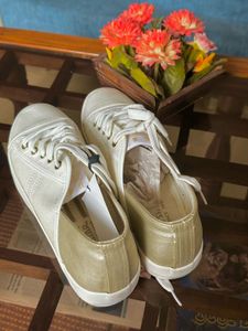 Stylish White Casual Shoes
