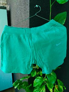 Nike Green Shorts Barely Worn 2 Side Pockets