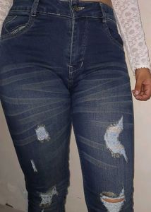 Highly Distressed Stretchable Skiny Jeans For Girl