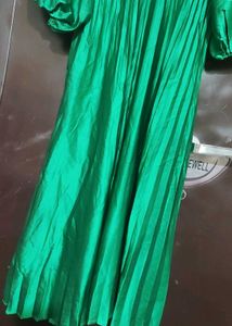 Green🟢 Partywear Dress For Girl Or Women 36 Bust