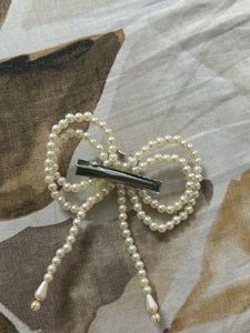 Pearl Bow Hair Clip