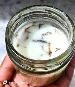 Rose petals candle