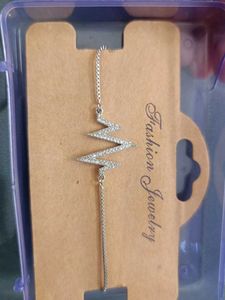 Heartbeat Drop Bracelet