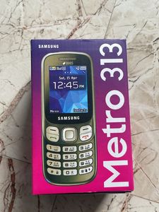 Samsung Metro 313 New Box Pack Keypad Mobile Phone