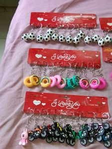 Excellent 144 Pieces Keychains At Best Price..