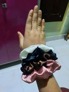 combos of 4 satin scrunchies