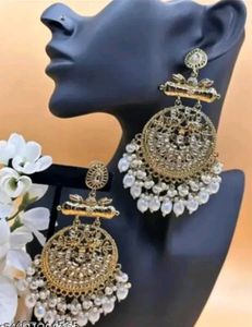 Exquisite Gold-Toned Kundan And Jhumka Earring