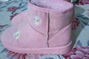 Cute Pink Daisy Boots