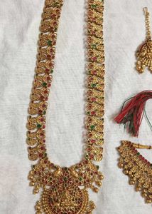 Elegant Traditional Jewelry Set