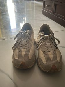 New Balance 327 Sneakers