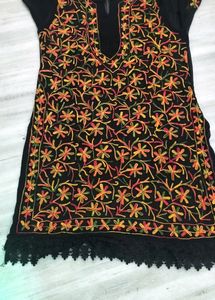Lucknowi Chickenkari Kurti