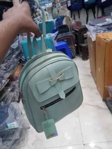 Saffron Bags And Clutches (🛍️)