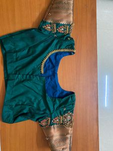 💚Emerald Green Embroidered Blouse💚