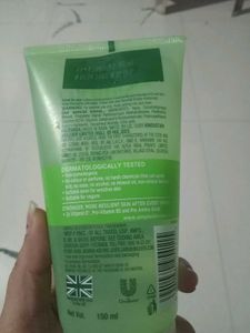 Simple Refreshing Face Wash