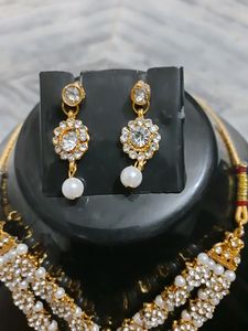 Small White Necklace Set