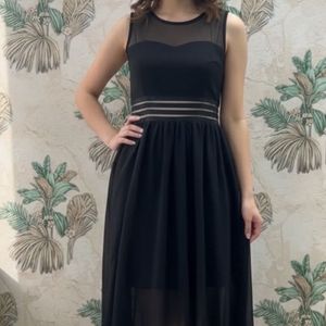 Chic Black Sleeveless Dress