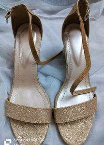 Prize Drop.. Sandals Brand New..