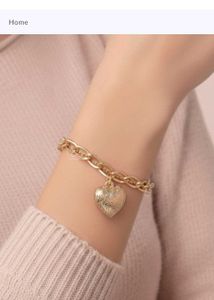 Anti-Tarnish Golden Heart Hand Bracelet