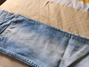 Stylish High-Waisted Jeans