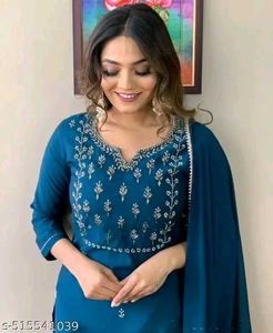Aagyeyi Graceful Women Kurta Sets*