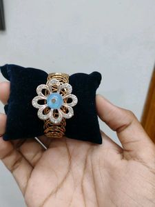 Floral Bracelet.🥰