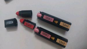 Combo Of HUDA 3 Ehyes Cheeks lips