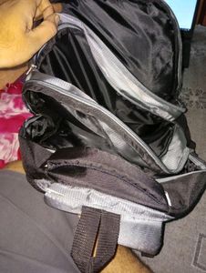 FREE GIFT WITH THIS ADISA COMPANY BAG 35LITER WATER RESISTANCE  💧  AIR RISSSTAN  IN SILVR COLOR NON USED