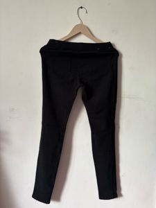Uniqlo Women&#39;s Black Slim Pant