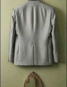 Elegant Grey Suit - Perfect for Occasions