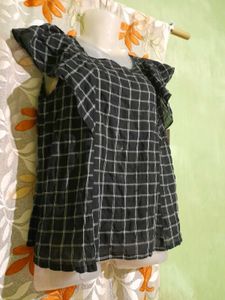 Checkered Ruffle Sleeve Top