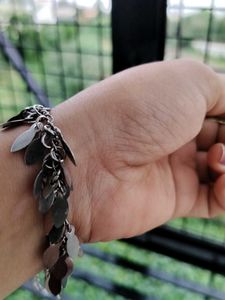 This is Hand Breslate in Very Good Condition.
