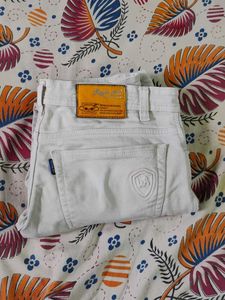 Distressed White Tone Jeans