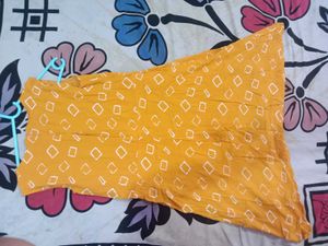 Yellow &amp; White Geometric Print Top