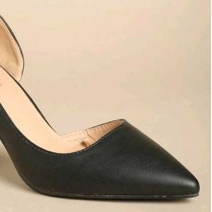 Fyre Rose Pointed Toe Chunky Heel Pump