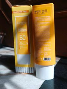 Dot &amp; KEY&#39;s Vitamin C + E Super Bright Sunscreen