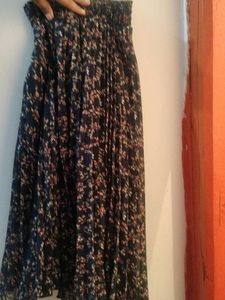 Floral Print Pleated Skirt