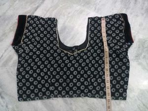 Black stiched Blouse 💗