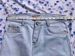🔥Two Original Levi’s® Stretch Jeans 👖⚫🔵