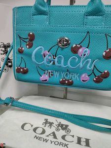 COACH CARGO TOTE BAG WITHOUT BOX