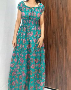 Very Girly &amp; Feminine Dress