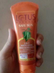 Combo Pack Of Contour Stick And Lotus Sunscreen