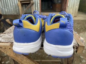 Puma Sneakers