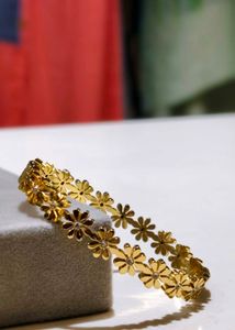 Daisy Flower Bracelet