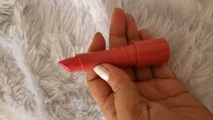 MOISTURIZING LIP BUTTER