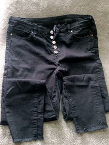 Dark Wash Cropped Jeans