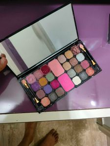 Multicolor Eyeshadow Palette